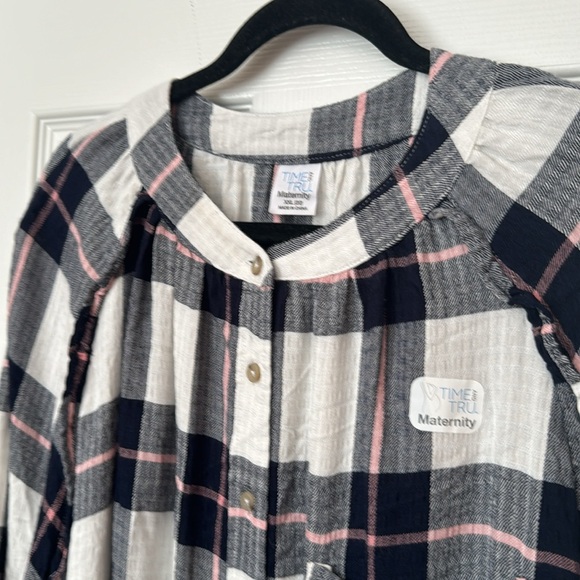 Time and Tru Maternity Long Sleeve Button Front Shirt Sz XXL - Picture 3 of 9